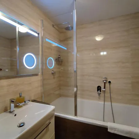 Mensi Apartman Resident C307 - Pokoj 1kk S Velkym Balkonem A Kuchynskym Koutem Lejlighed *
